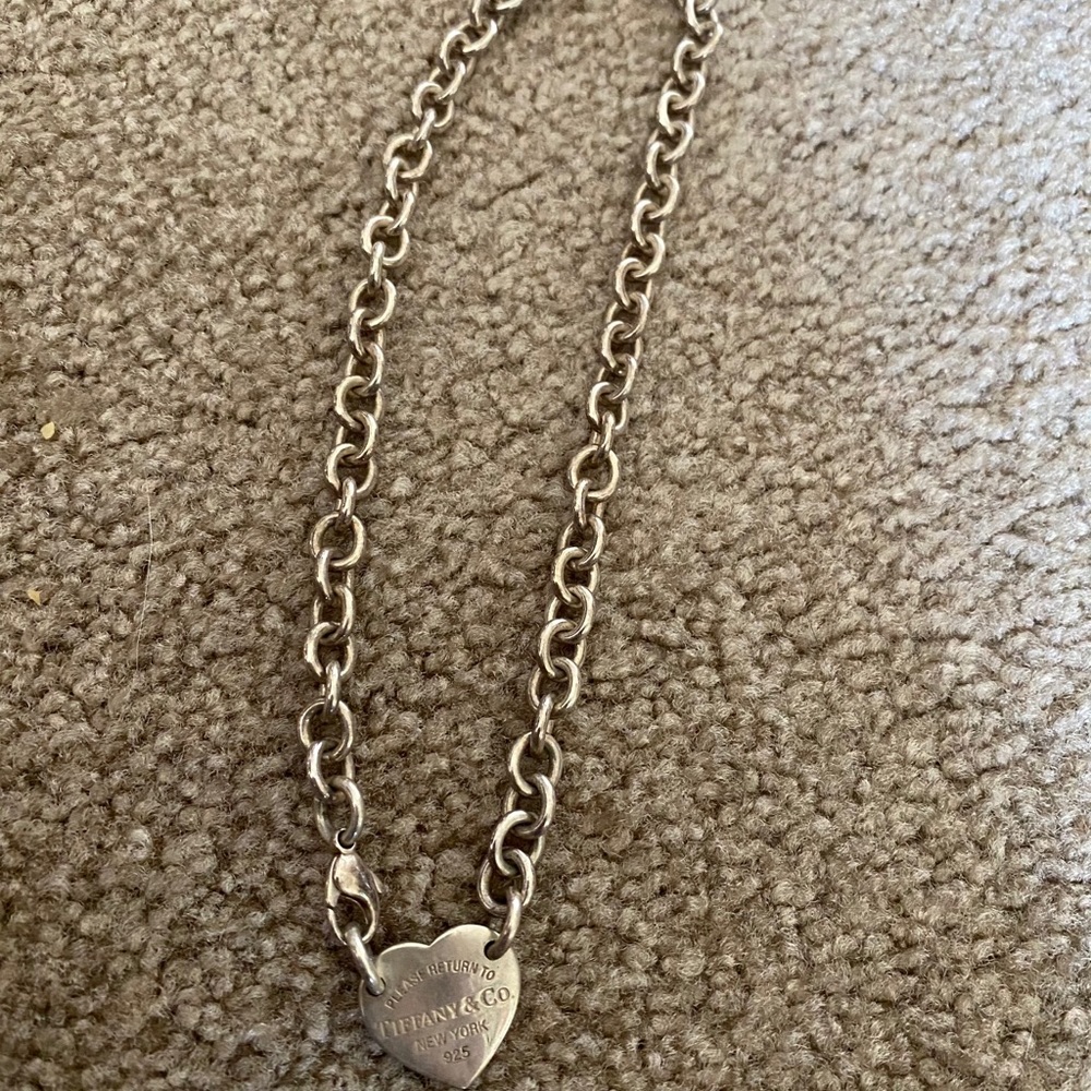 Tiffany’s necklace